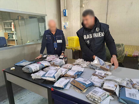 Europol: Prudence, le marché de faux médicaments en ligne est en plein boom ...